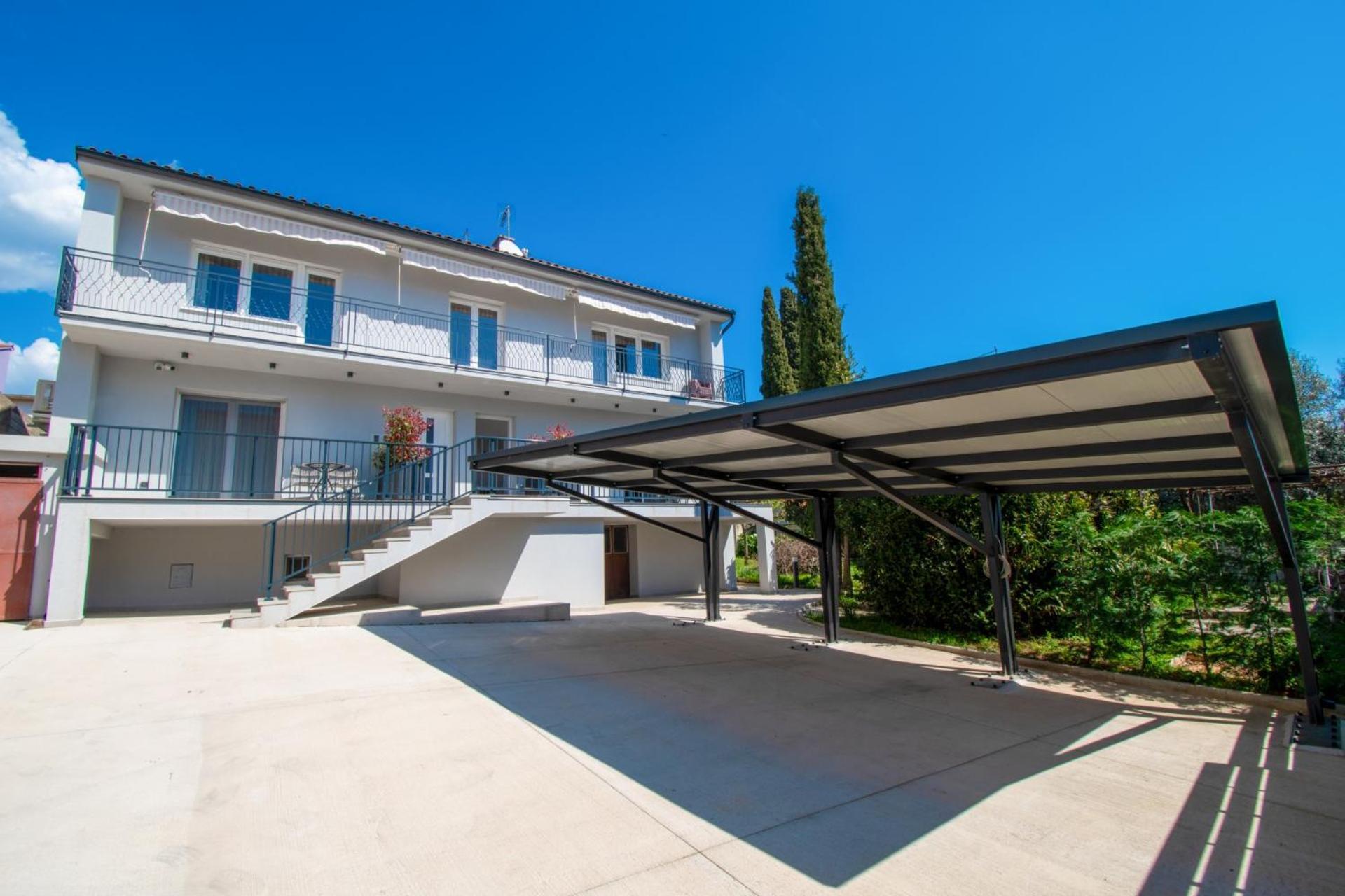 City Life With Free Parking Πούλα Εξωτερικό φωτογραφία